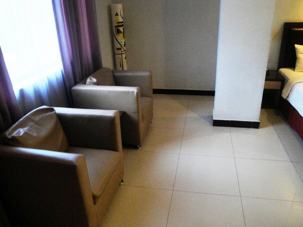 Agung Hotel Kendari Cameră foto